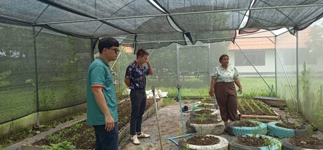 ติดตามการดำเนินงานกลุ่มยุวเกษตรกร โรงเรียนบ้านหนองกวาง ณ หมู่ที่ 8 ตำบลจรเข้เผือก อำเภอด่านมะขามเตี้ย จังหวัดกาญจนบุรี