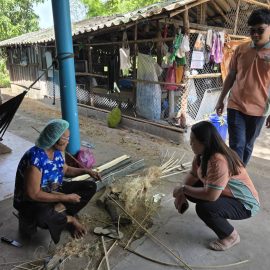 ติดตามการดำเนินงานวิสาหกิจชุมชนกลุ่มจักสานบ้านดอนสว่าง ณ หมู่ที่ 8 ตำบลกลอนโด อำเภอด่านมะขามเตี้ย จังหวัดกาญจนบุรี