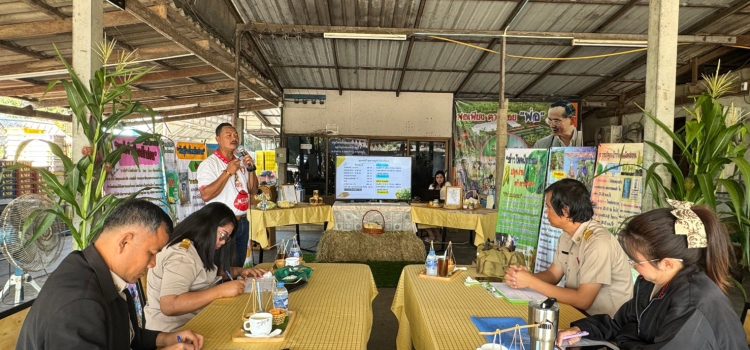 วันที่ 6 มกราคม 2568 ลงพื้นที่พร้อมทีมคณะกรรมการกลั่นกรองการประกวดเกษตรกรดีเด่นระดับจังหวัด ตรวจประเมินนายณัฐพล ทองร้อยยศ เกษตรกรผู้สมัครเข้าประกวดในสาขาอาชีพทำสวน ชนิดพืชข้าวโพดฝักอ่อน ณ พื้นที่หมู่ 8 ตำบลยางม่วง