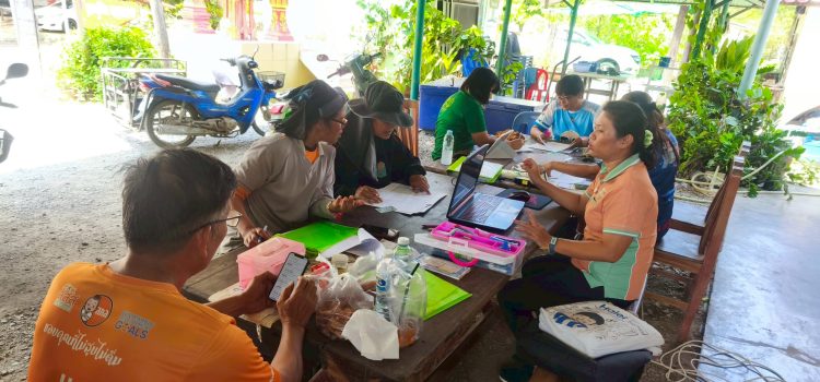 วันที่ 24 เมษายน 2568 ลงพื้นที่ให้บริการขึ้นทะเบียนและปรับปรุงข้อมูลทะเบียนเกษตรกรในพื้นที่หมู่ 4 หมู่ที่ 7 และหมู่ 15 ตำบลพระแท่น อำเภอท่ามะกา จังหวัดกาญจนบุรี วันที่ 24 เมษายน 2568 ลงพื้นที่ให้บริการขึ้นทะเบียนและปรับปรุงข้อมูลทะเบียนเกษตรกรในพื้นที่หมู่ 4 หมู่ที่ 7 และหมู่ 15 ตำบลพระแท่น อำเภอท่ามะกา จังหวัดกาญจนบุรี